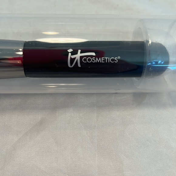 It Cosmetics Heavenly Luxe Wand Ball Brush - Picture 4 of 8